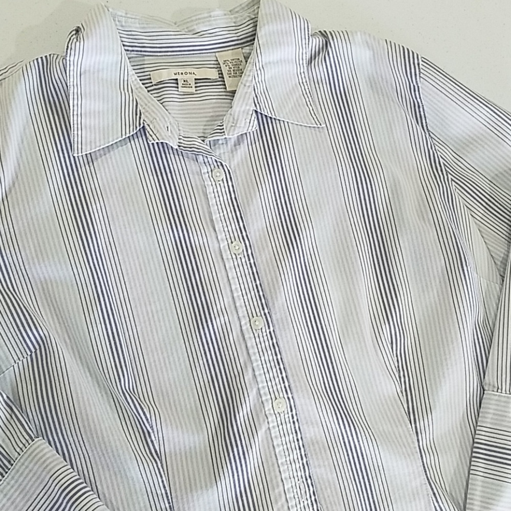 Woman's Stripe Light Blue 3/4 sleeve button XL